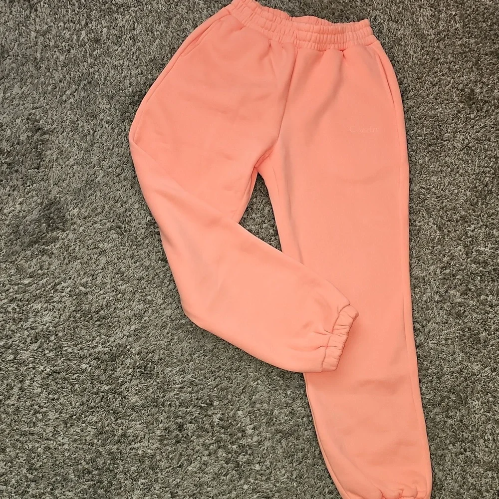 COMFRT Coral Jogger Bottoms Sz Small. Nwts!!! Signature Sweatpants!!
